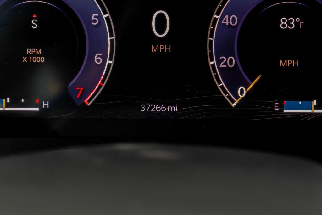 Used 2023 Jeep Grand Cherokee L Laredo image 3