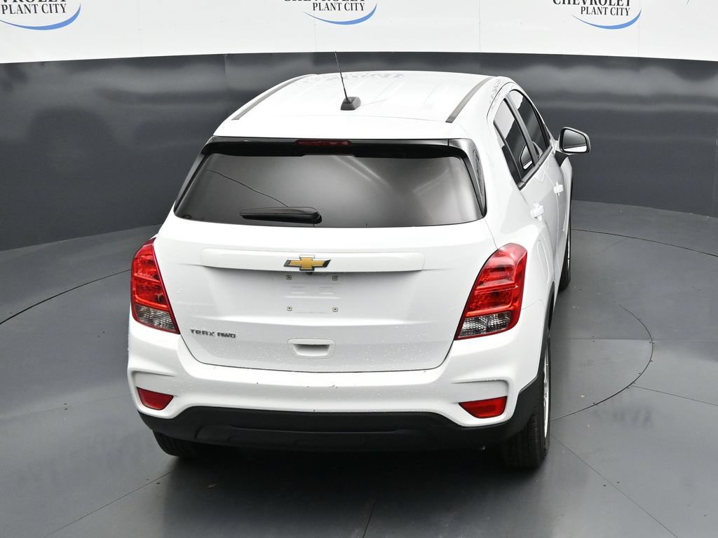Used 2022 Chevrolet Trax LS w/ Tint and Cruise Package AWD/4WD image 23