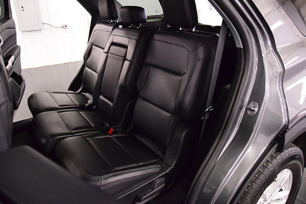 Used 2023 Ford Explorer XLT w/ Equipment Group 202A image 33