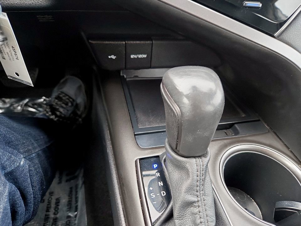 Used 2023 Toyota Camry SE image 25