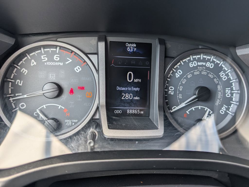 Used 2017 Toyota Tacoma TRD Off-Road w/ Tow Package AWD/4WD image 24