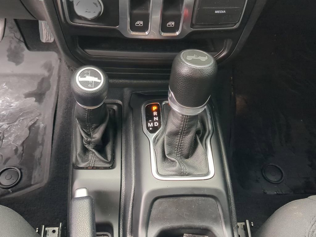 Used 2021 Jeep Wrangler Sport S image 17