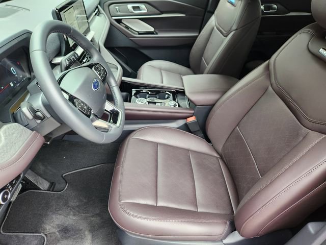 New 2026 Ford Explorer Platinum RWD image 9