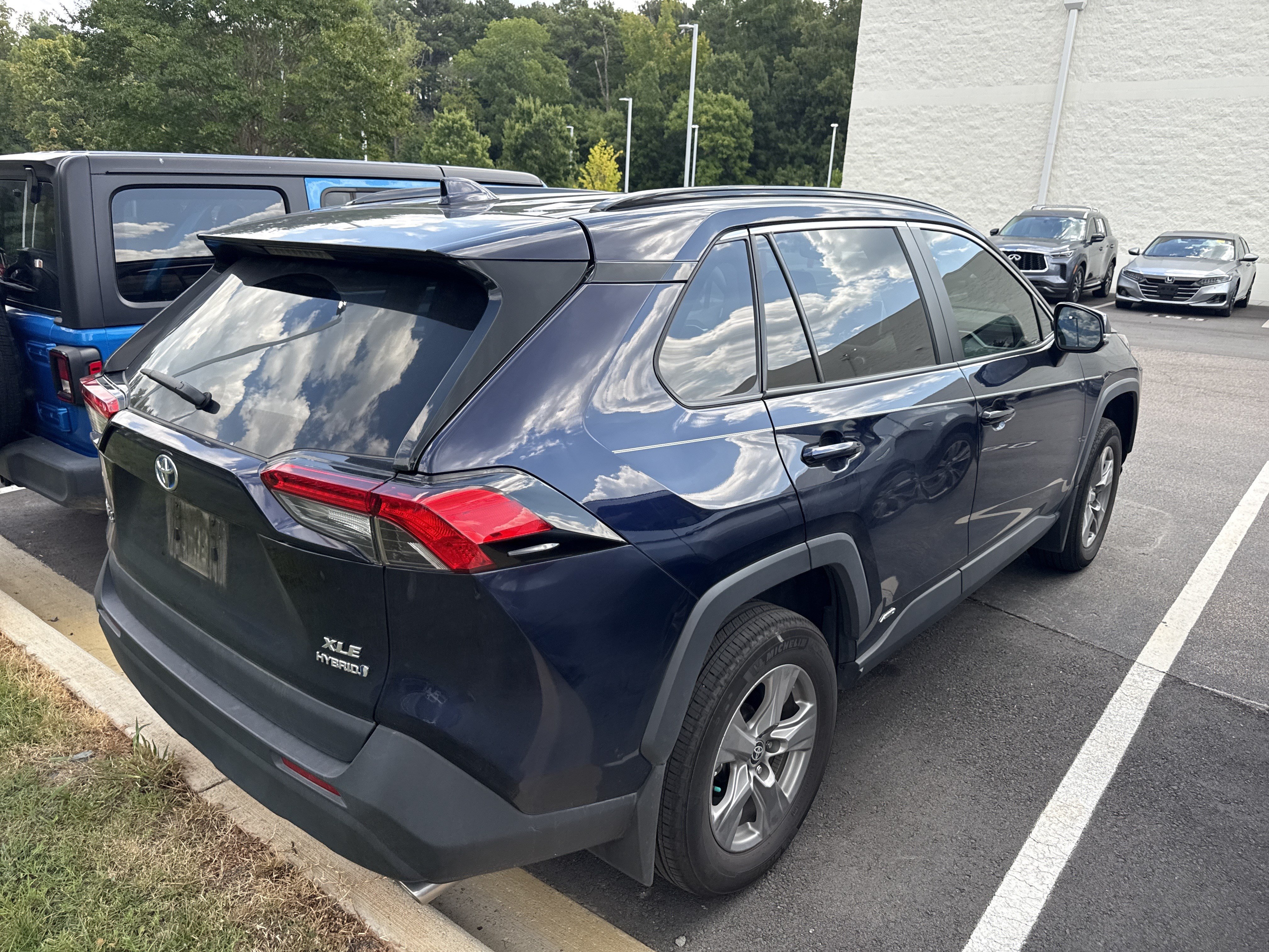 Used 2024 Toyota RAV4 XLE w/ Convenience Package AWD/4WD image 41