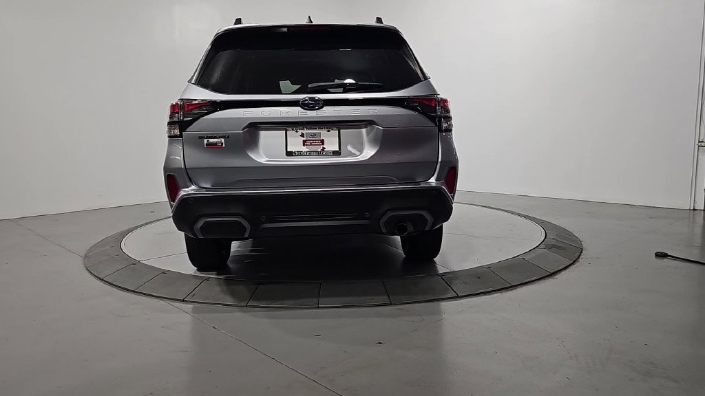 Used 2025 Subaru Forester Limited AWD/4WD image 5