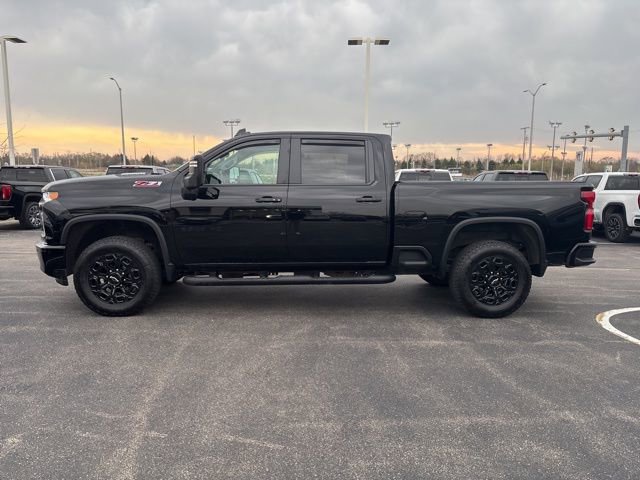 Used 2022 Chevrolet Silverado 3500 LTZ w/ LTZ Plus Package AWD/4WD image 9