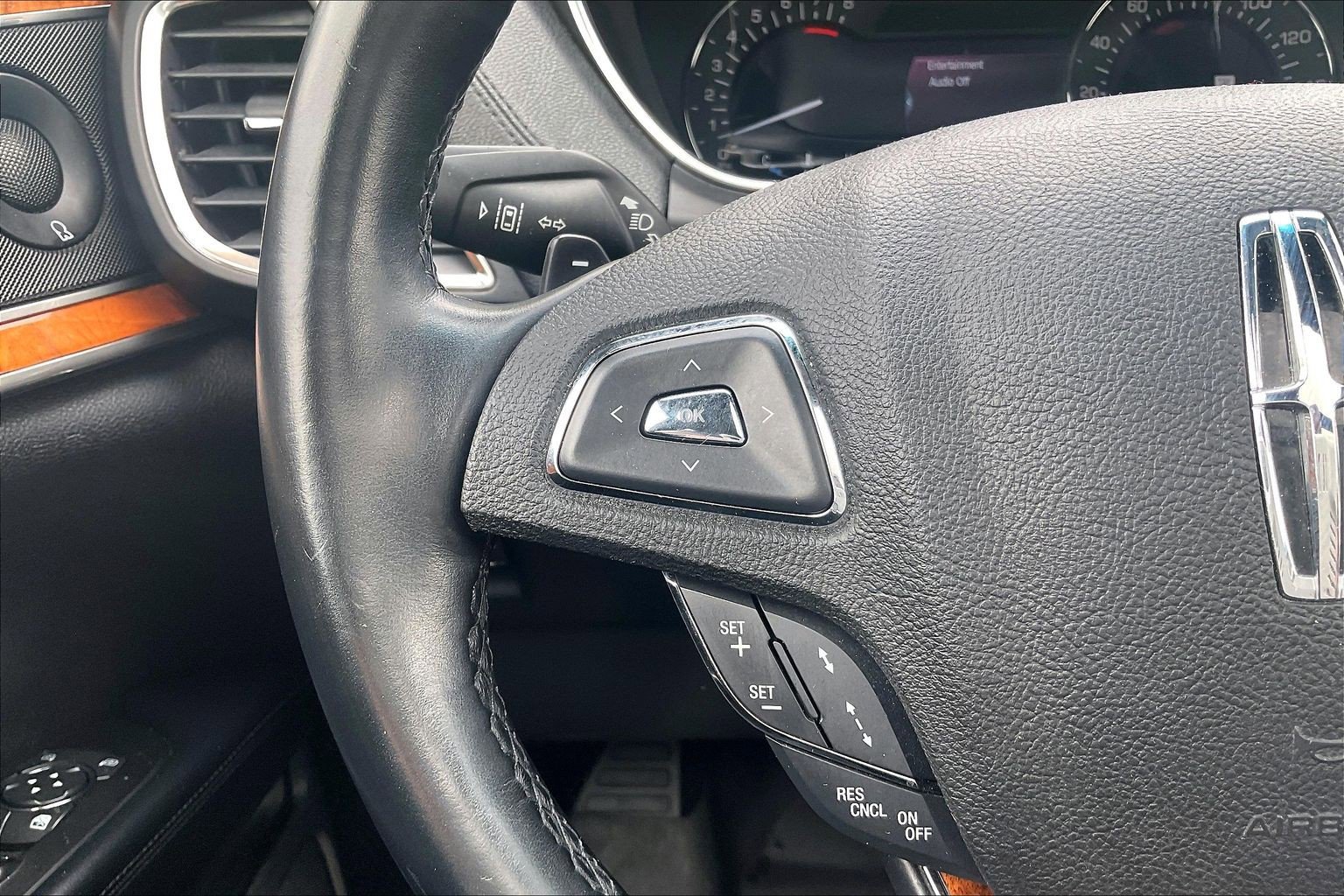 Used 2016 Lincoln MKX Reserve w/ Technology Package AWD/4WD image 17