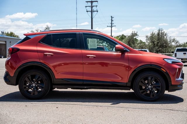 Used 2024 Buick Encore GX Sport Touring AWD/4WD image 4