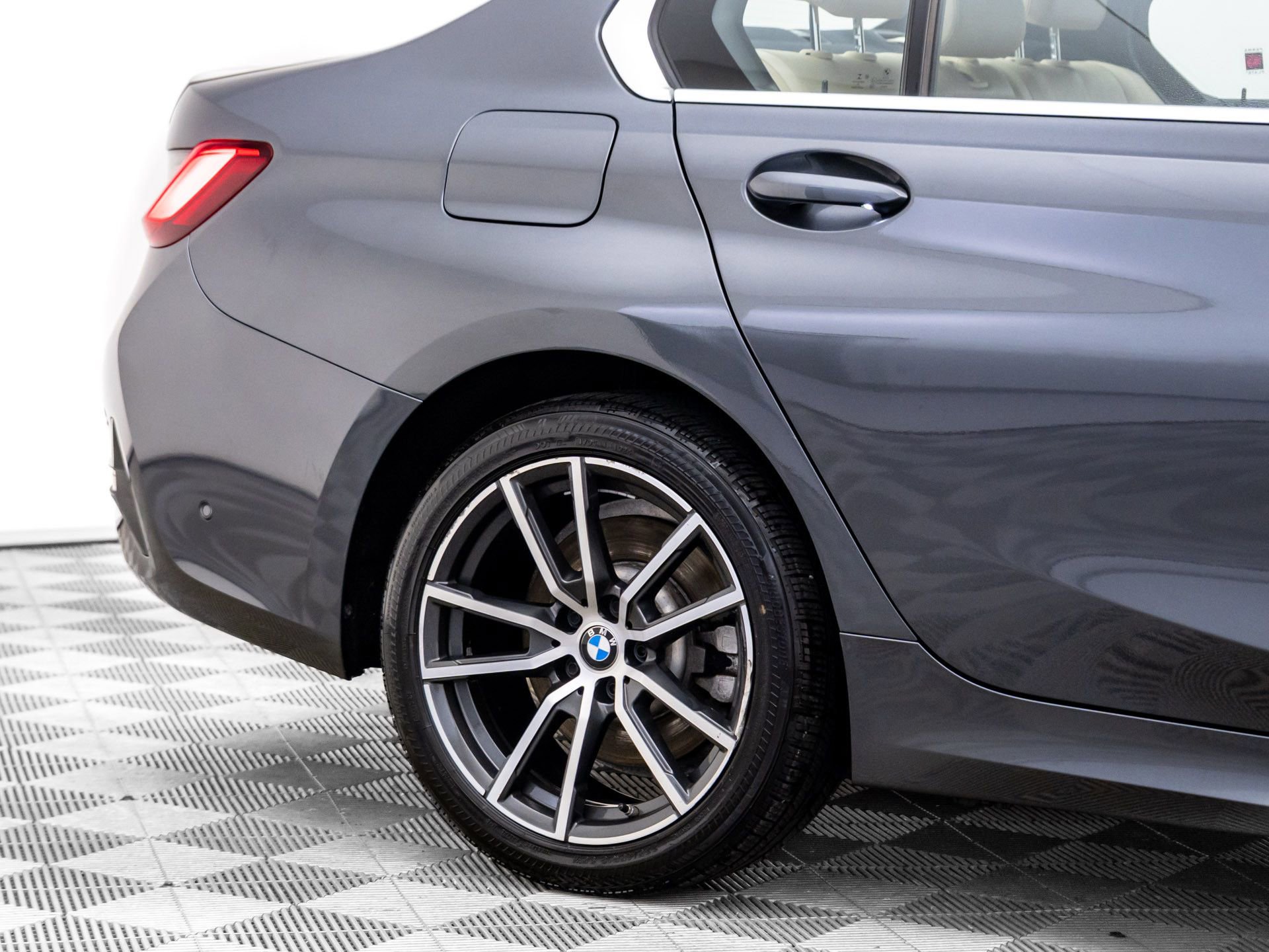 Used 2020 BMW 330i xDrive Sedan w/ Driving Assistance Package image 35