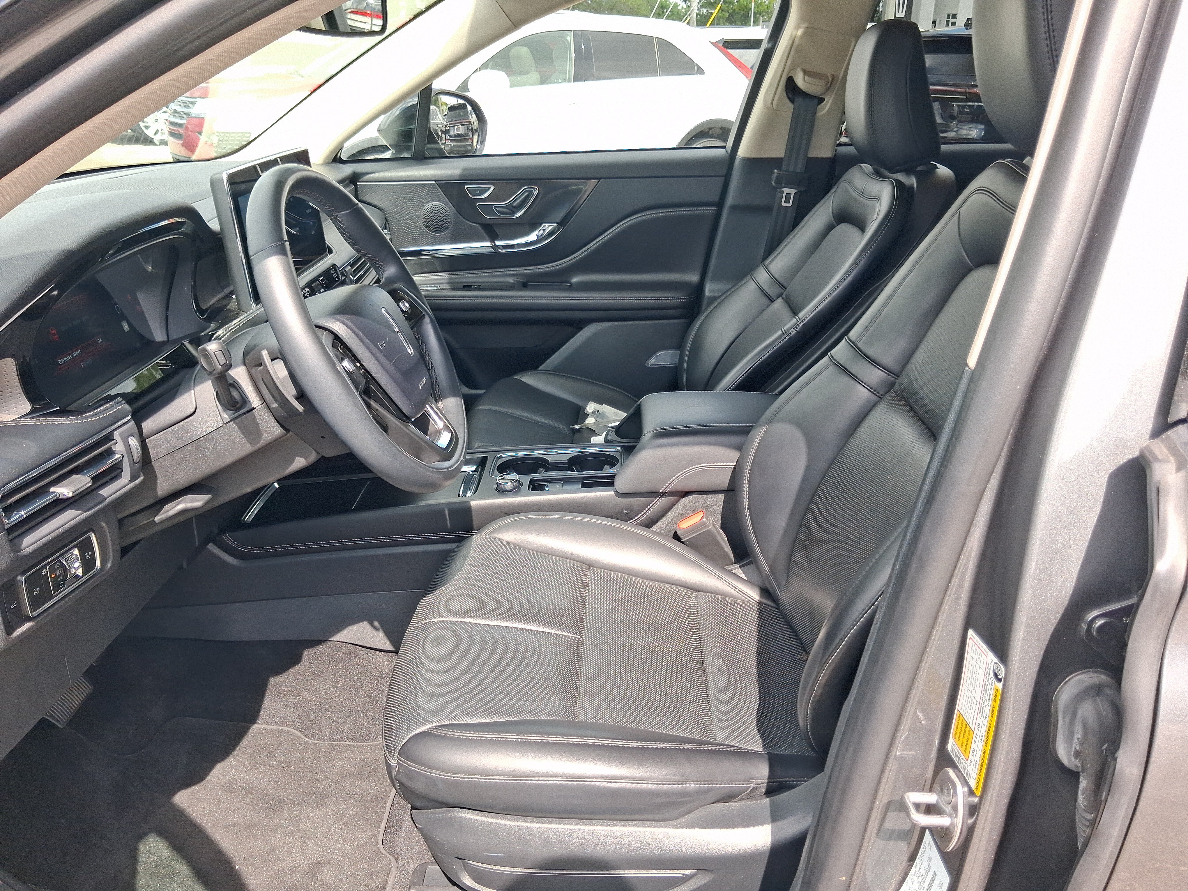 Certified 2024 Lincoln Corsair Reserve w/ Jet Appearance Package FWD image 12
