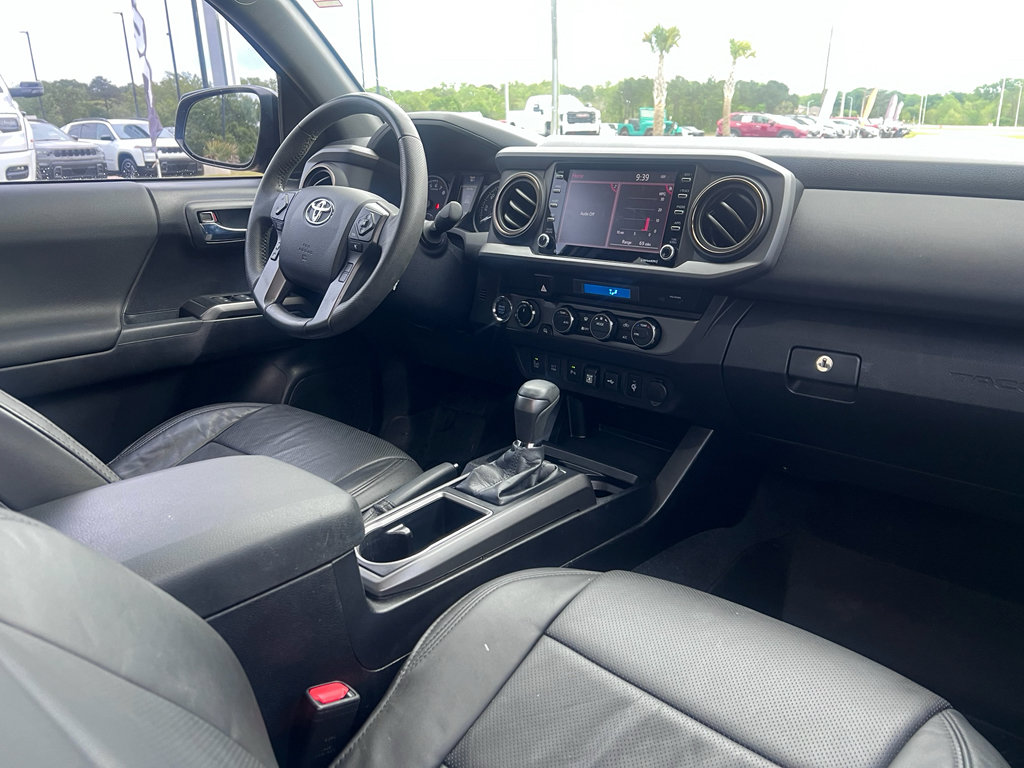 Used 2021 Toyota Tacoma TRD Sport w/ Technology Package image 16