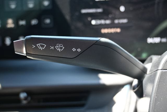 Used 2023 Lucid Air Touring AWD/4WD image 31