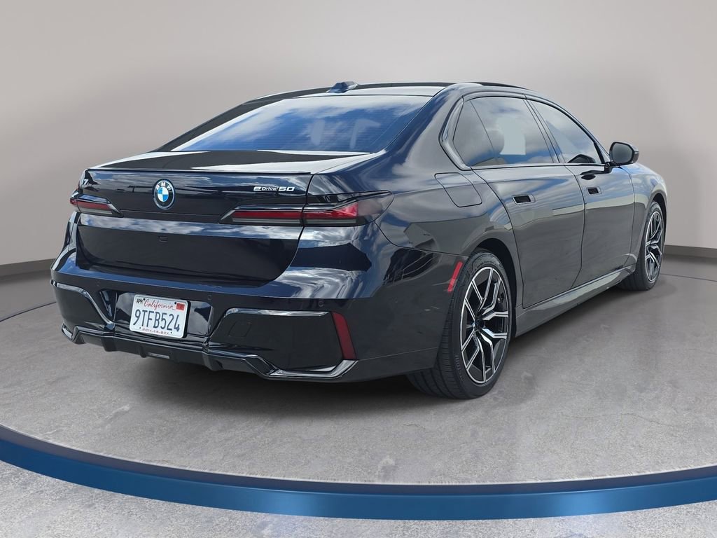 Used 2025 BMW i7 eDrive50 w/ M Sport Package image 6