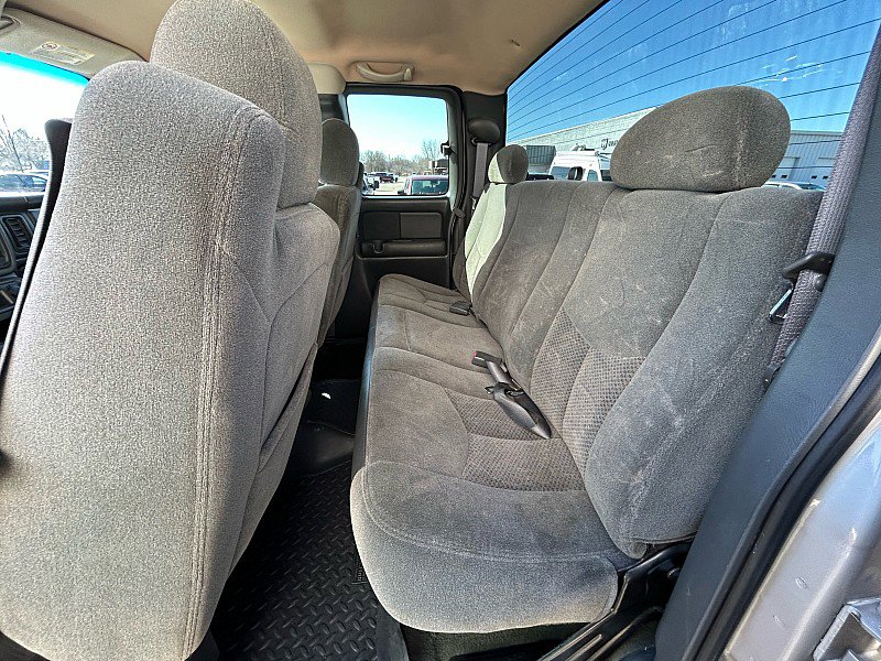 Used 2004 Chevrolet Silverado 3500 4x4 Extended Cab w/ Heavy-Duty Power Package image 14