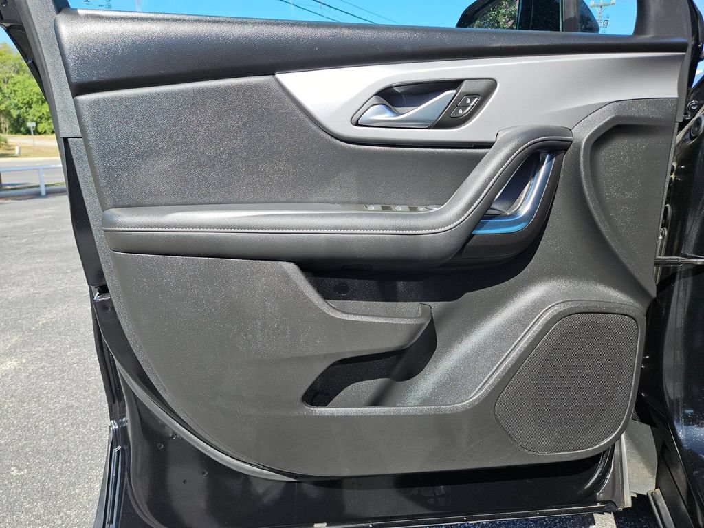 Used 2025 Chevrolet Blazer LT FWD image 14