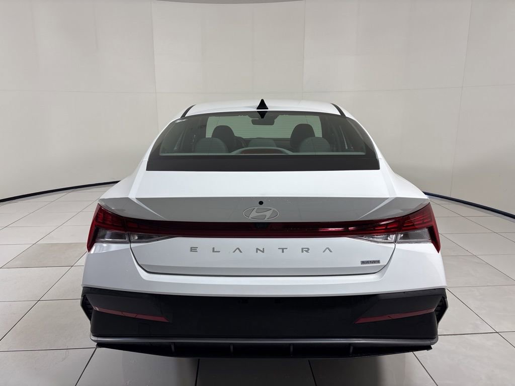 New 2025 Hyundai Elantra Hybrid FWD image 4