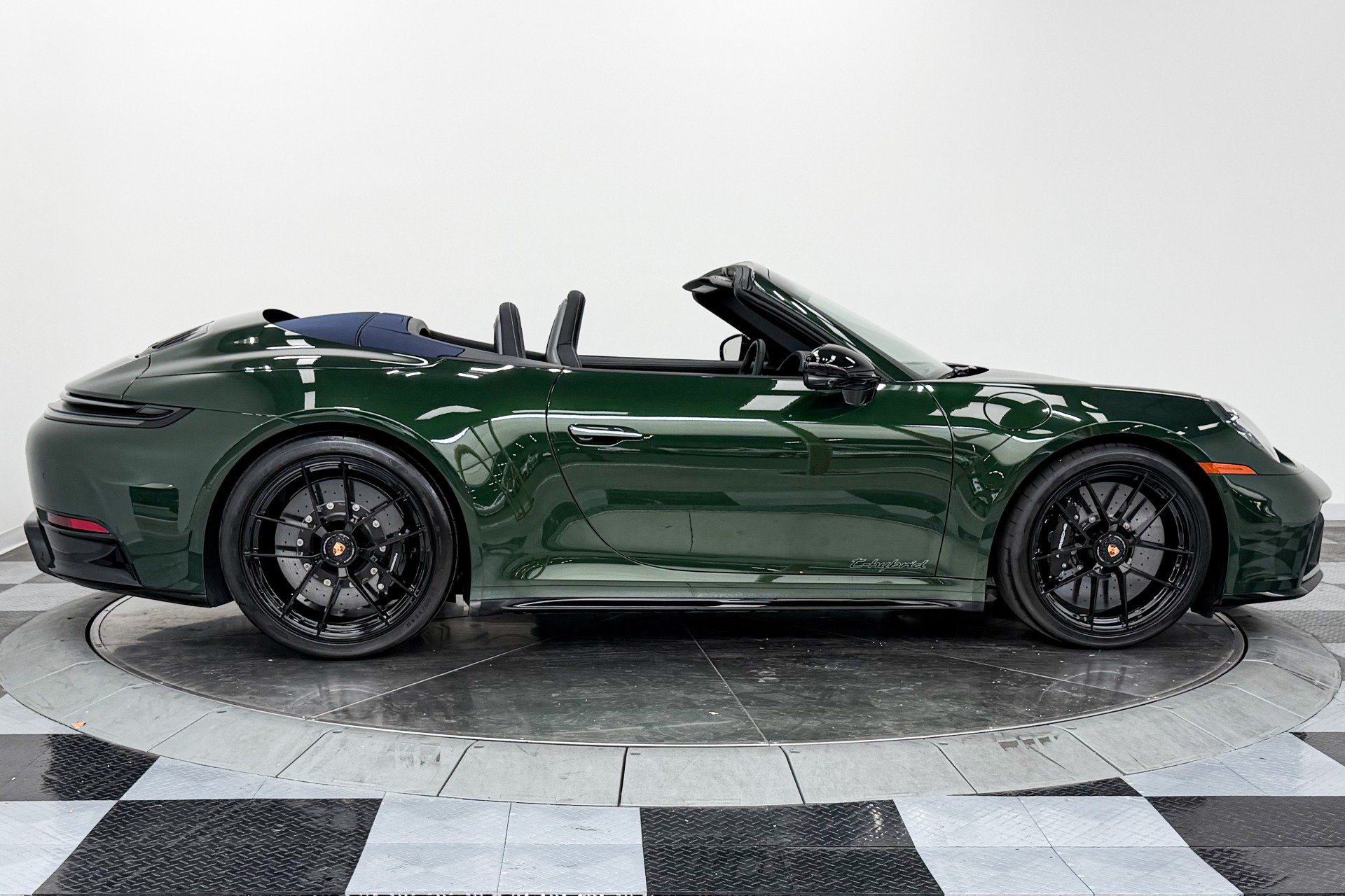 Used 2026 Porsche 911 GTS image 42