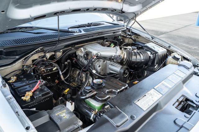 Used 2001 Ford F150 Lightning RWD image 29