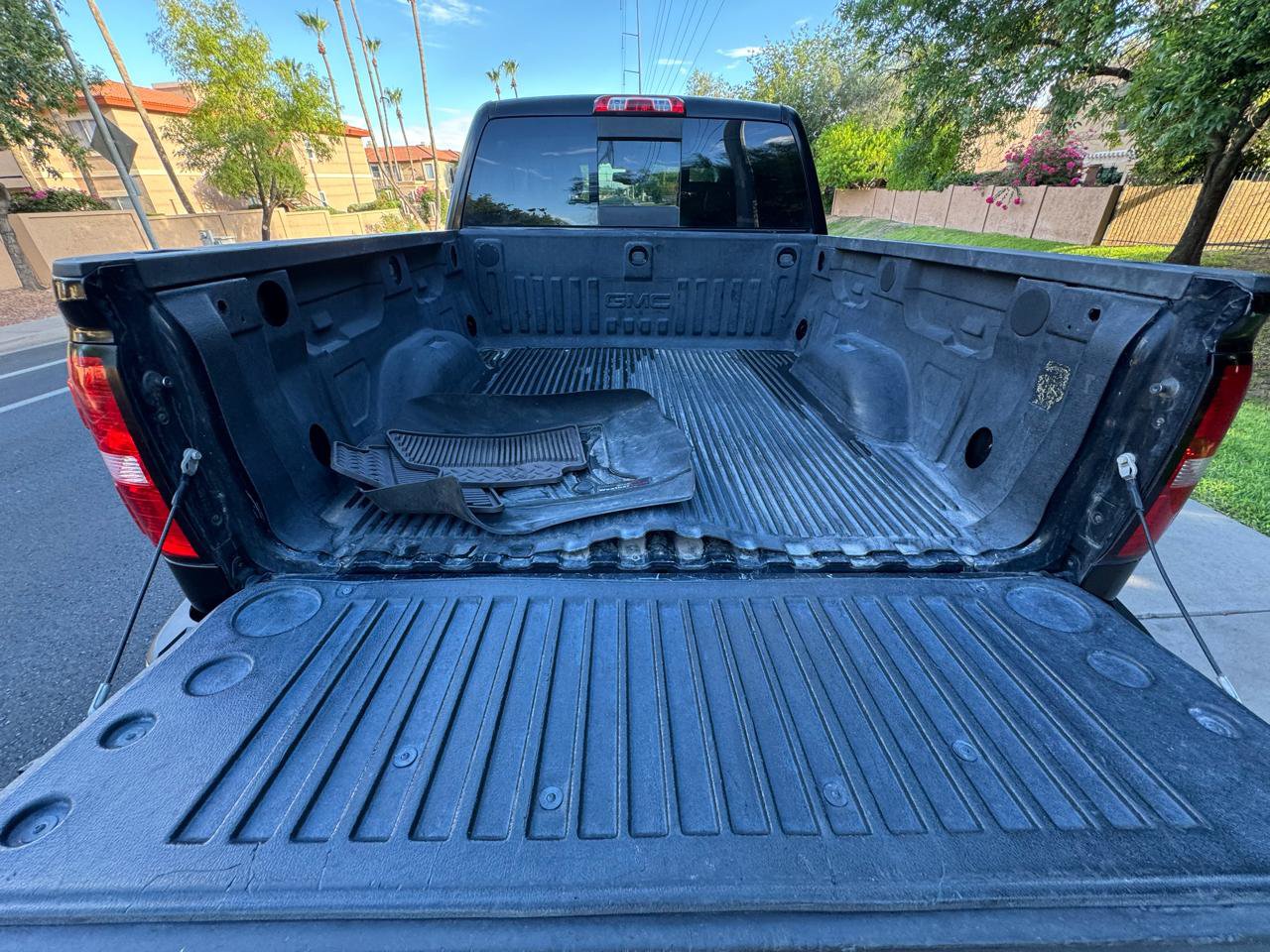 Used 2015 GMC Sierra 1500 SLT w/ SLT Crew Cab Value Package AWD/4WD image 24