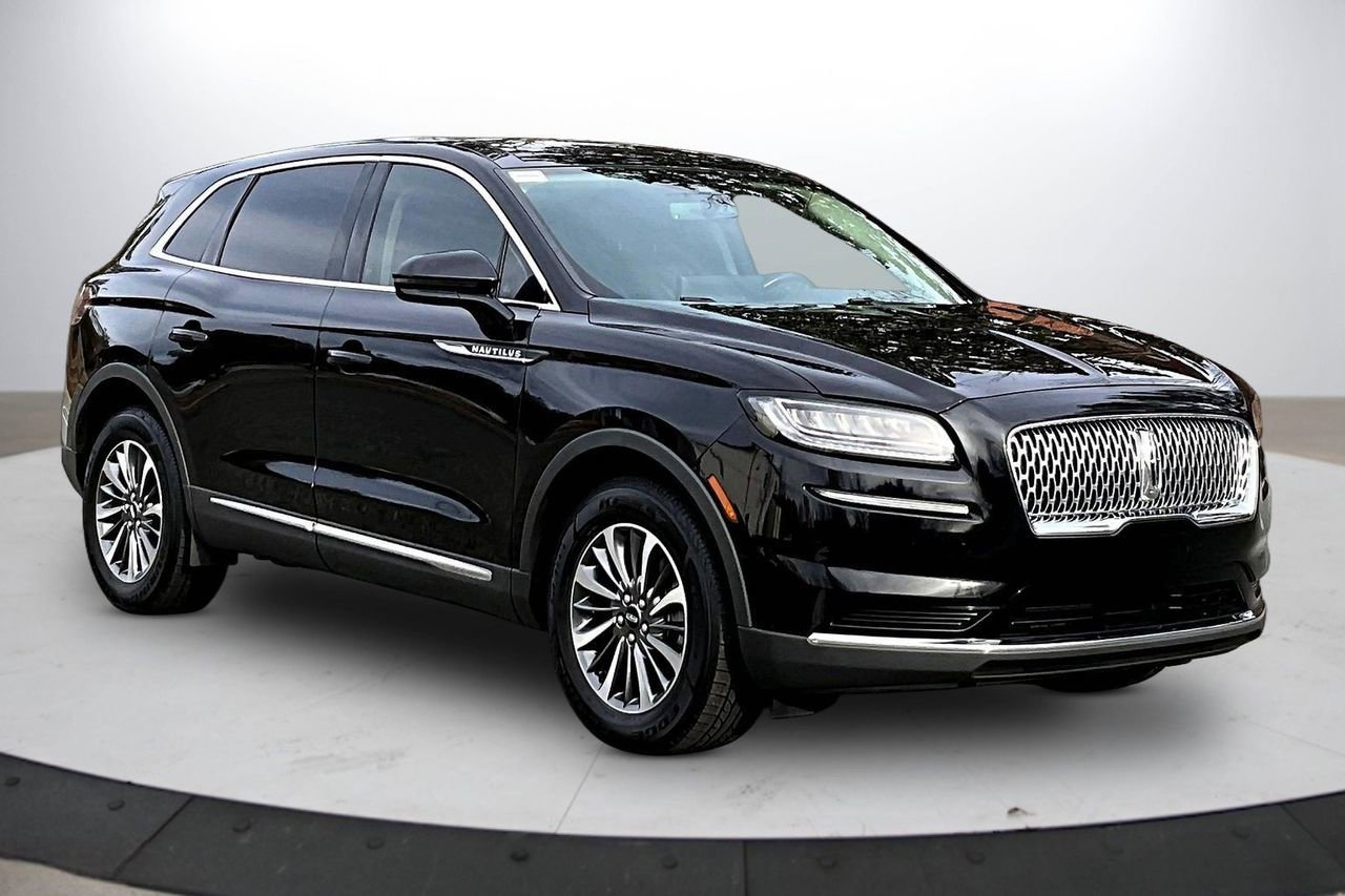 Used 2022 Lincoln Nautilus Reserve image 2