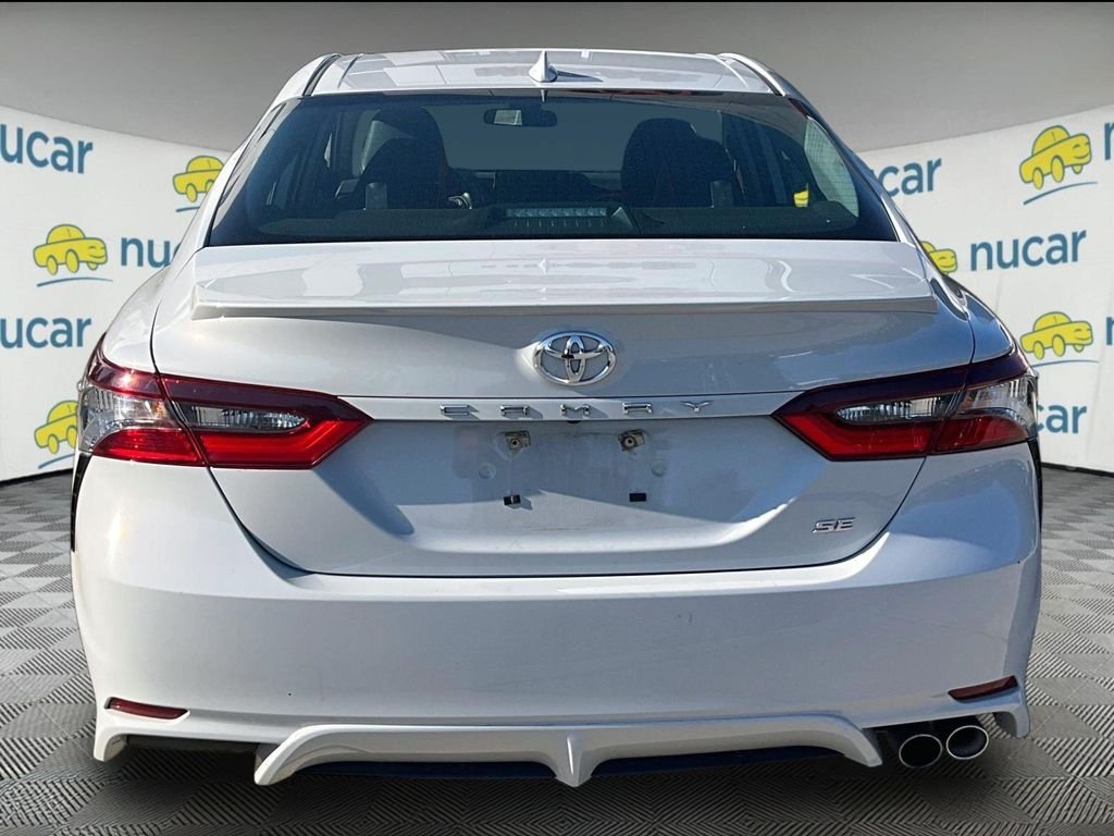 Used 2024 Toyota Camry SE FWD image 3