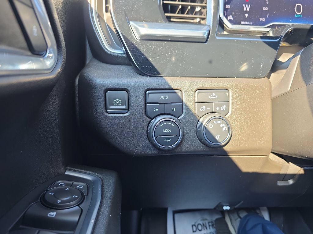 Used 2024 Chevrolet Silverado 1500 LT AWD/4WD image 23