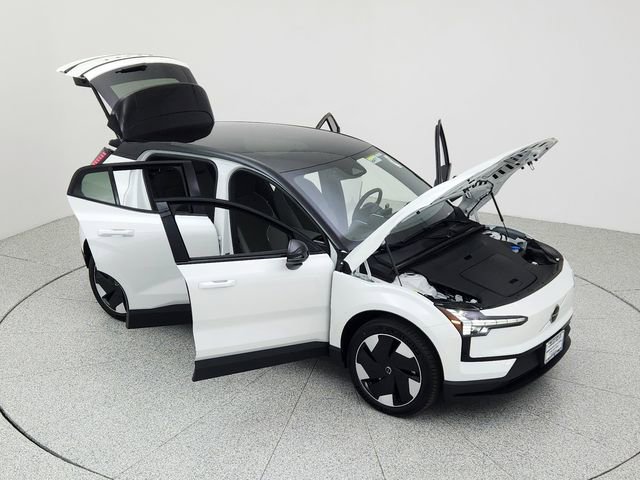 New 2025 Volvo EX30 Plus w/ Protection Package Premier image 14