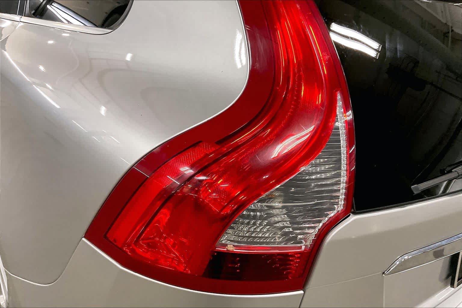 Used 2016 Volvo XC60 T5 Premier w/ Proximity Package AWD/4WD image 28