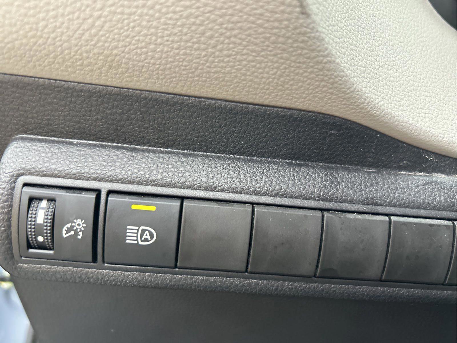 Used 2025 Toyota Corolla LE image 16