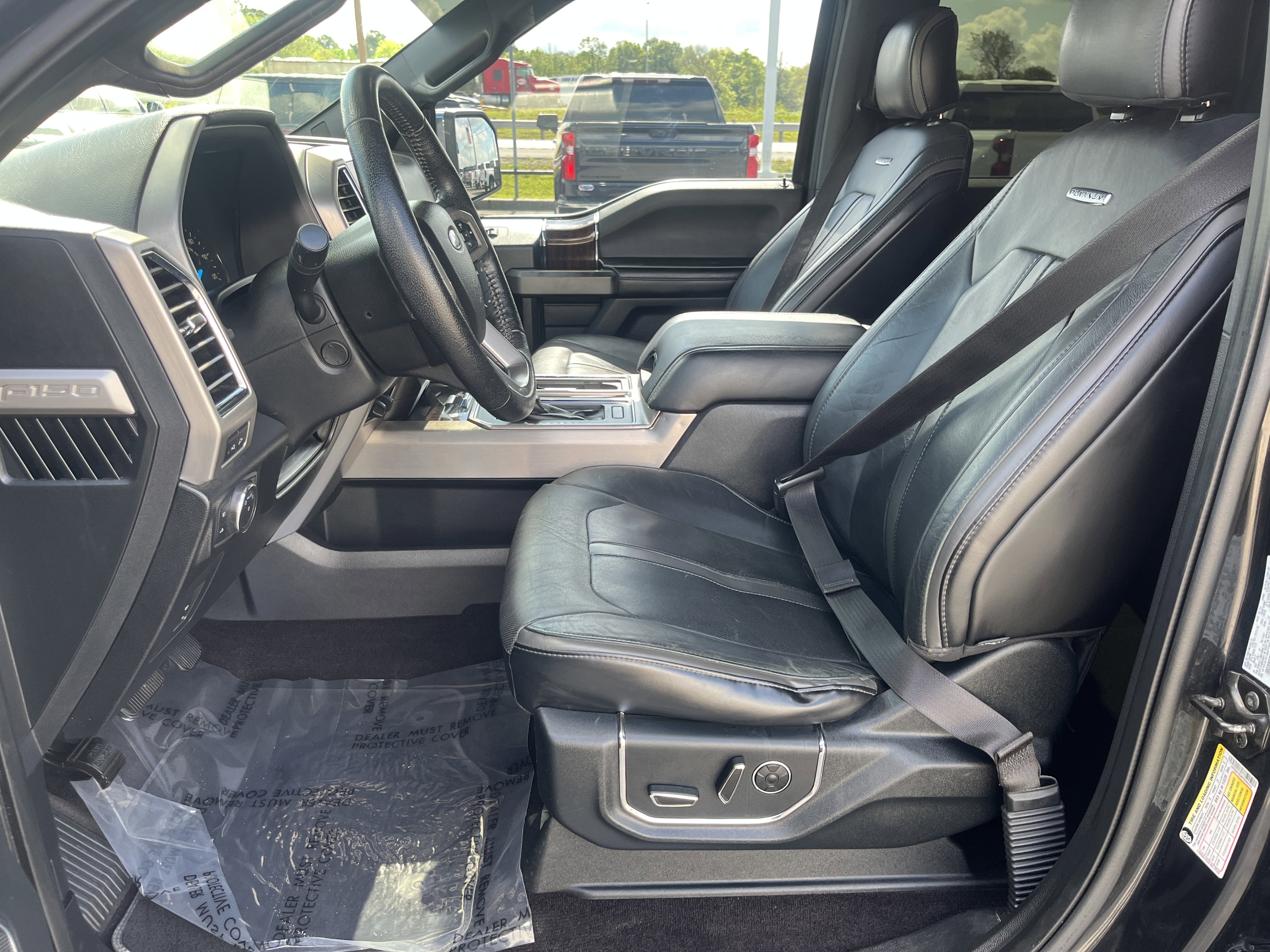 Used 2015 Ford F150 Platinum w/ Equipment Group 701A Luxury AWD/4WD image 14