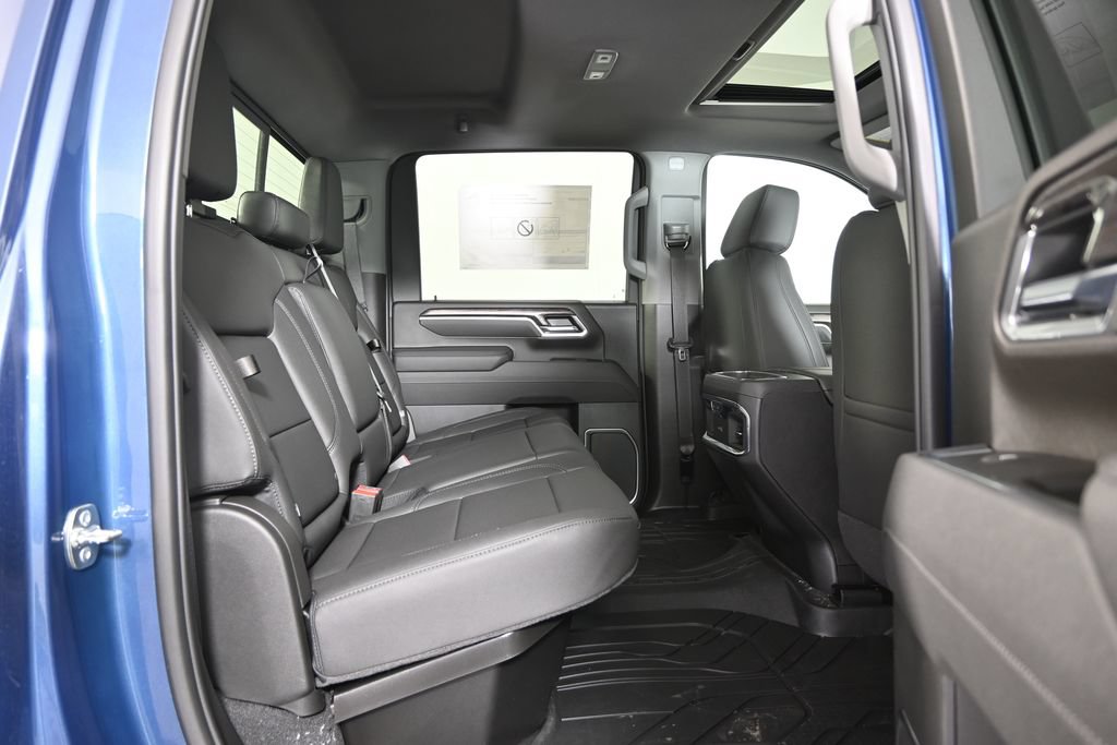 New 2026 Chevrolet Silverado 2500 LTZ w/ LTZ Convenience Package AWD/4WD image 17