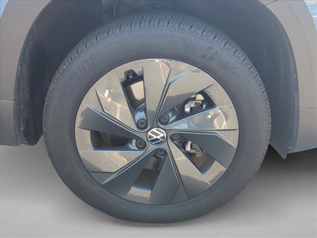 Used 2025 Volkswagen Taos S FWD image 4