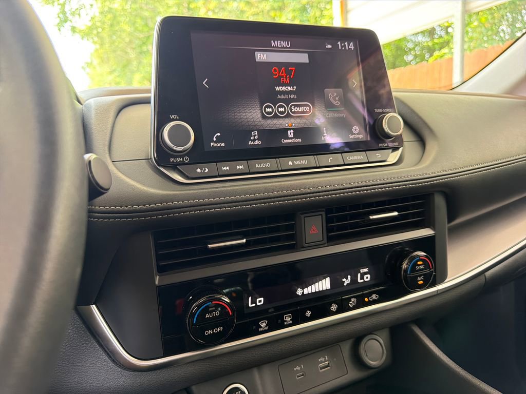 Used 2023 Nissan Rogue SV FWD image 24