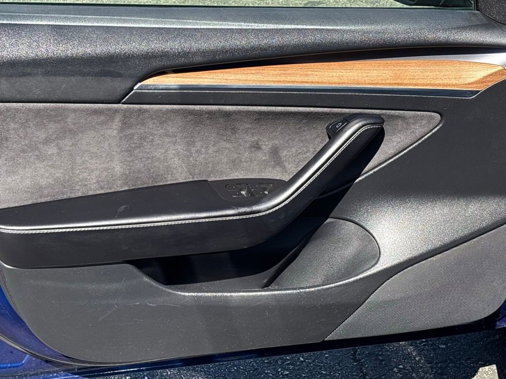 Used 2021 Tesla Model 3 Standard Range Plus image 12