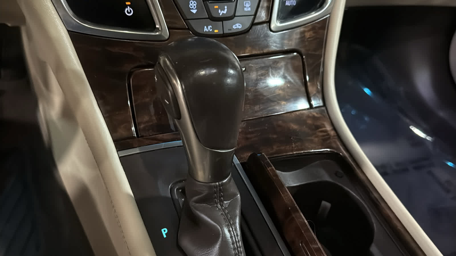 Used 2015 Buick LaCrosse Leather FWD image 17