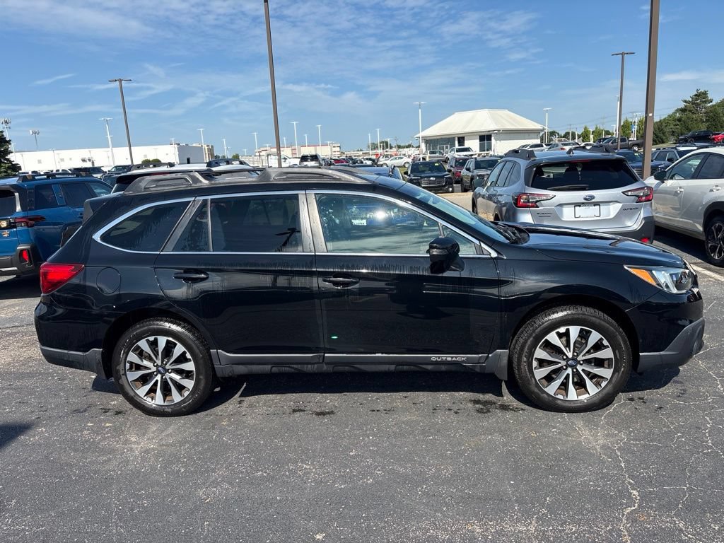 Used 2017 Subaru Outback 2.5i Limited AWD/4WD image 2