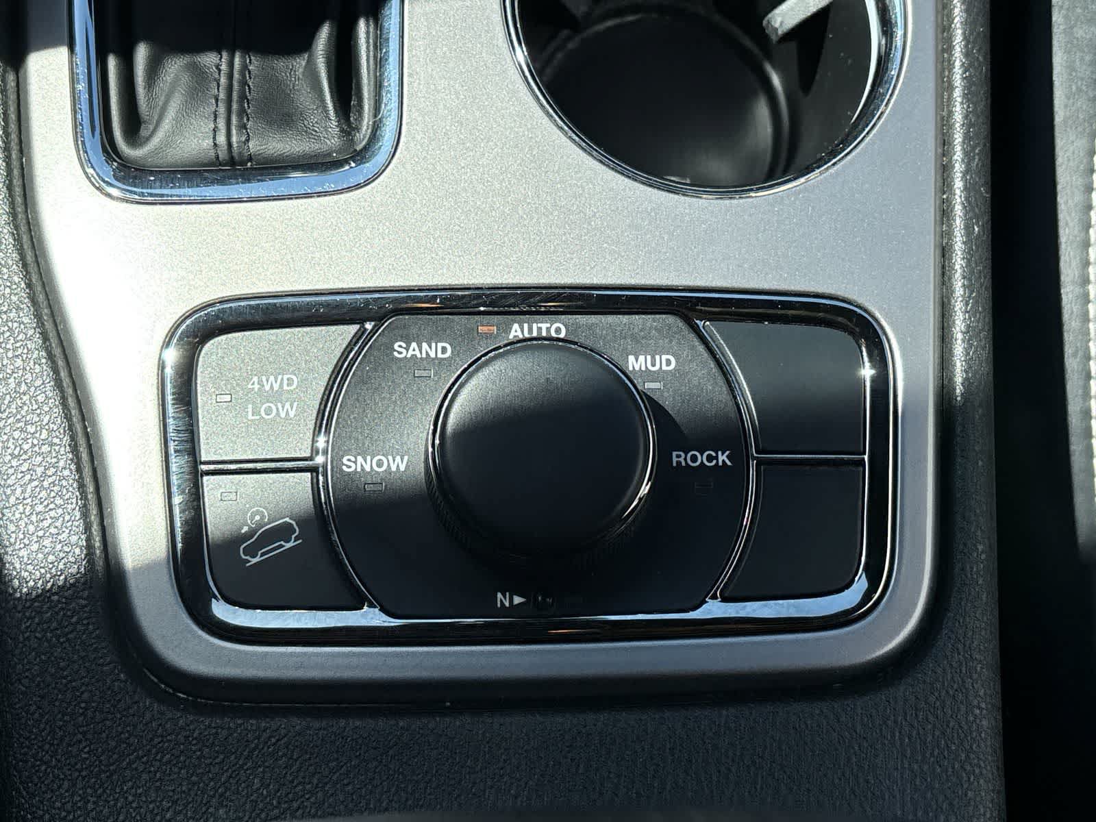 Certified 2021 Jeep Grand Cherokee Limited w/ Quick Order Package 28K 80th AWD/4WD image 27