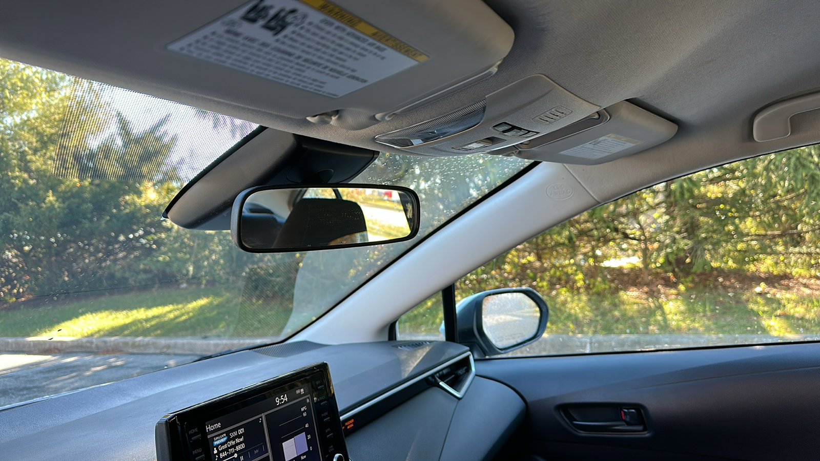 Used 2022 Toyota Corolla LE image 23