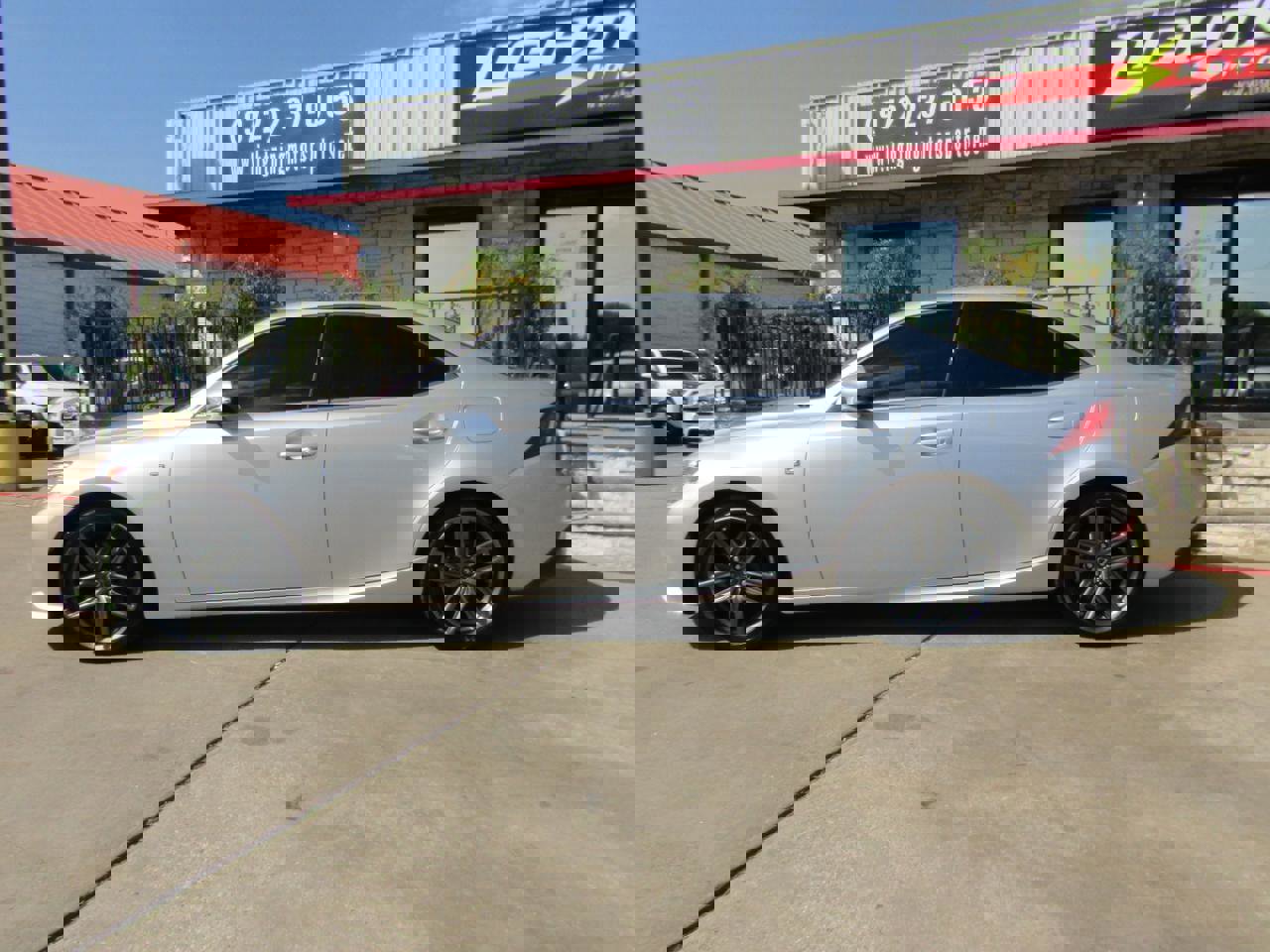 Used 2015 Lexus IS 250 4dr Sport Sdn AWD w/ F-Sport Package image 2