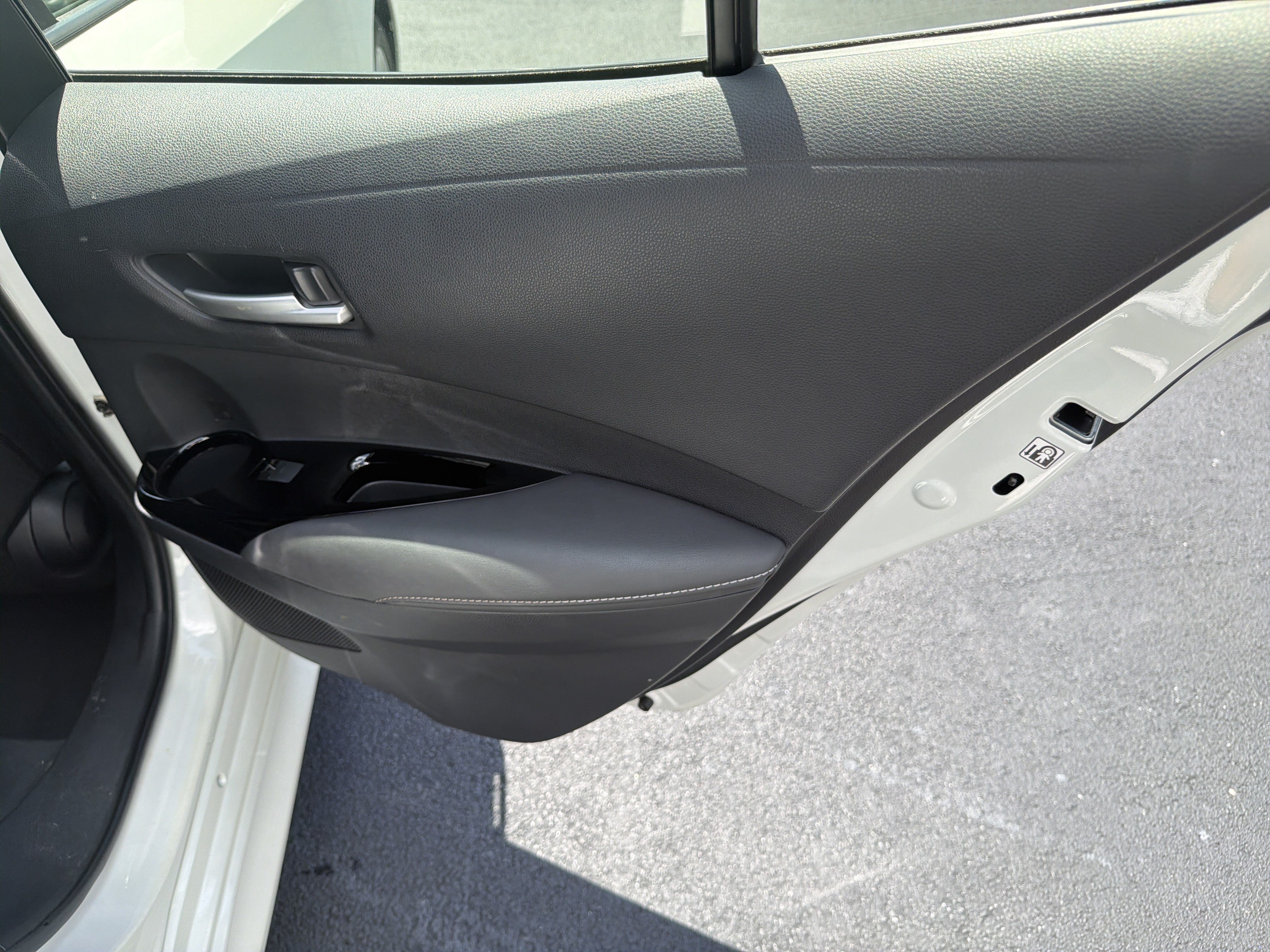 Used 2020 Toyota Corolla SE FWD image 16