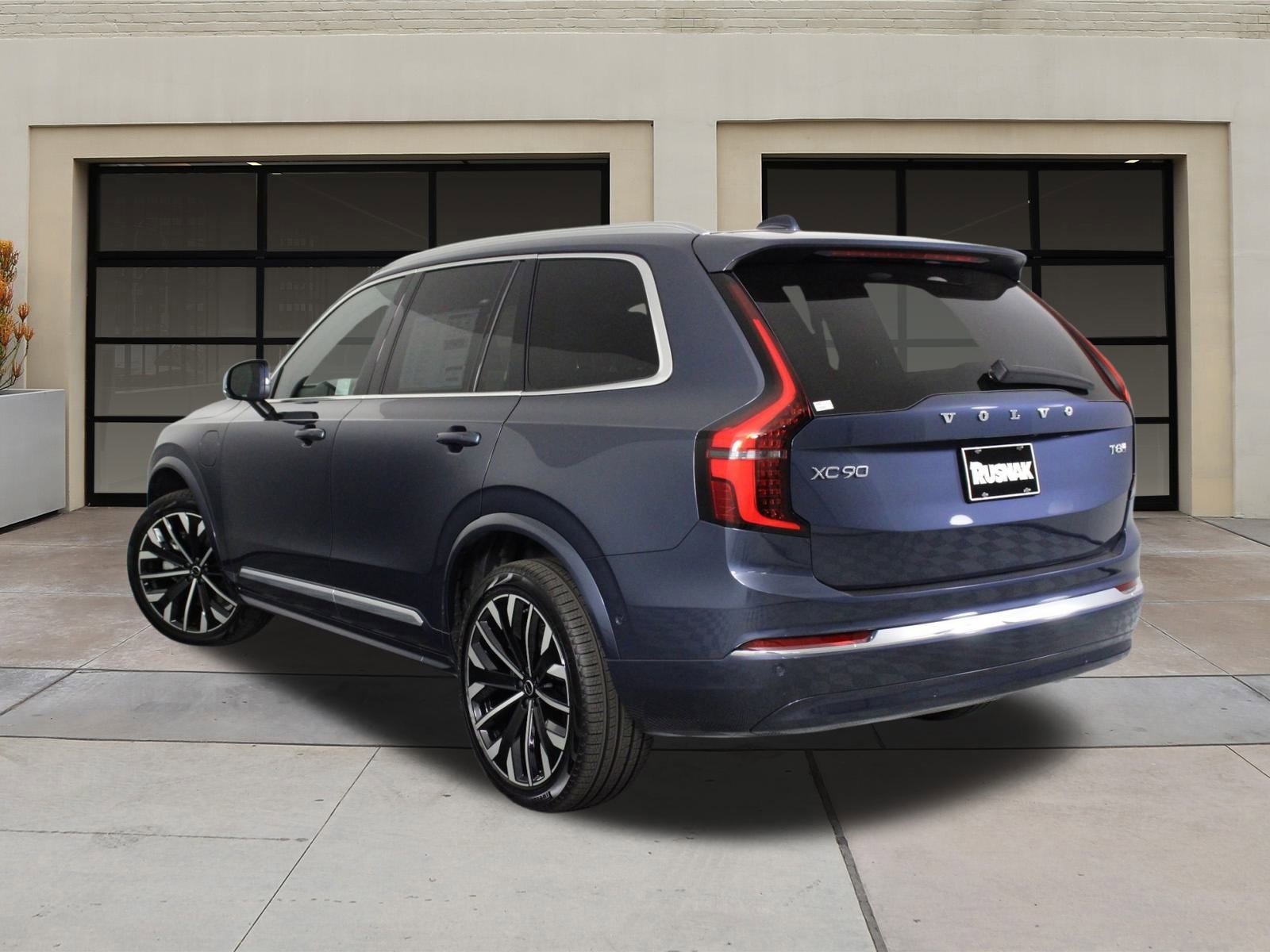 New 2026 Volvo XC90 T8 Ultra image 3