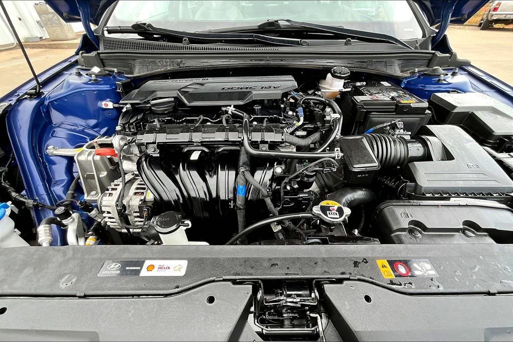 Used 2023 Hyundai Elantra Limited w/ Cargo Package FWD image 12
