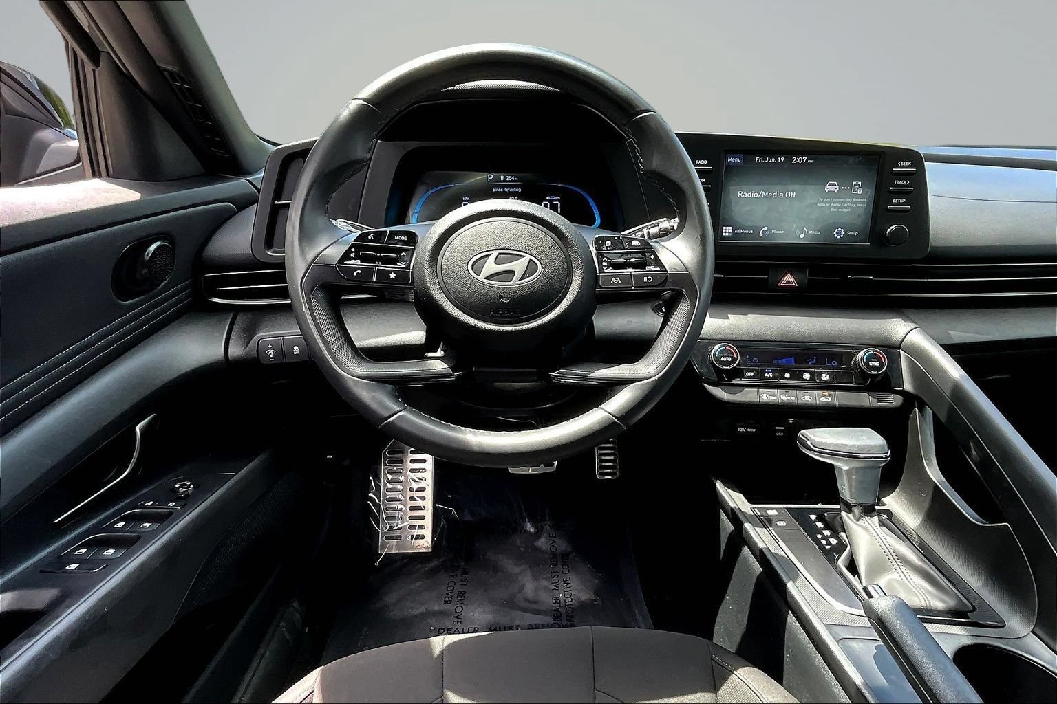Used 2025 Hyundai Elantra Sport FWD image 9