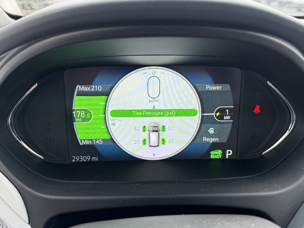 Used 2018 Chevrolet Bolt Premier w/ Driver Confidence II Package image 14