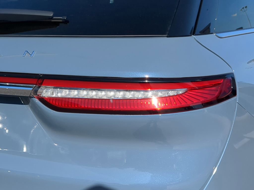 Used 2024 Lincoln Corsair Grand Touring w/ Equipment Group 301A image 8