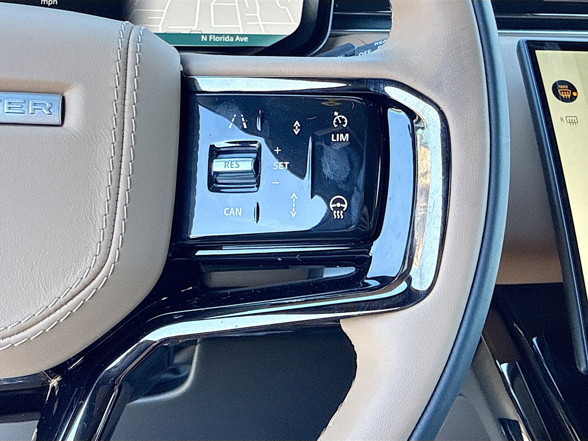 New 2026 Land Rover Range Rover Sport Dynamic SE image 36