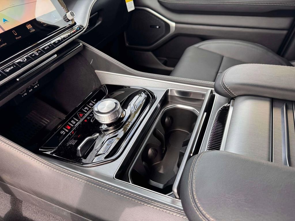 New 2026 Jeep Grand Wagoneer Limited w/ HD Trailer Tow Package image 20