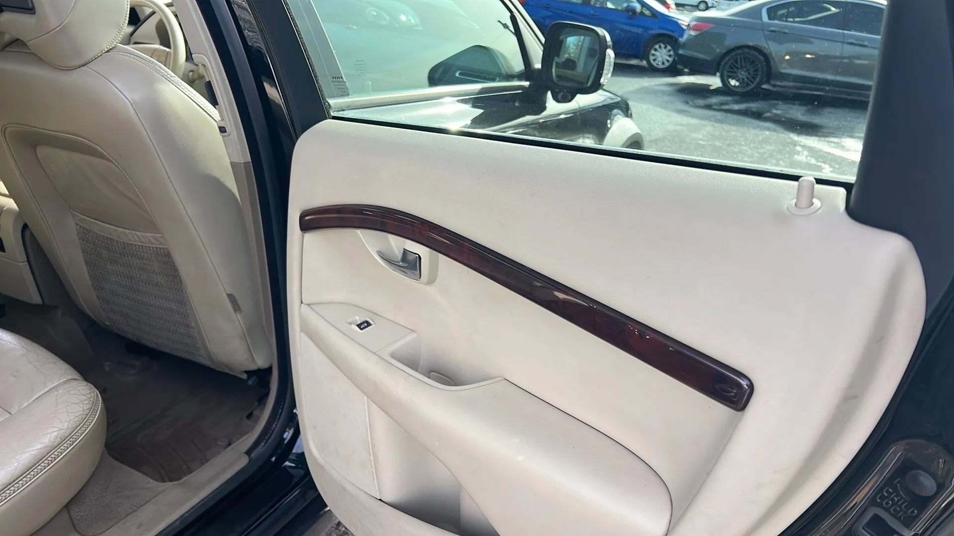 Used 2008 Volvo XC70 3.2 image 29