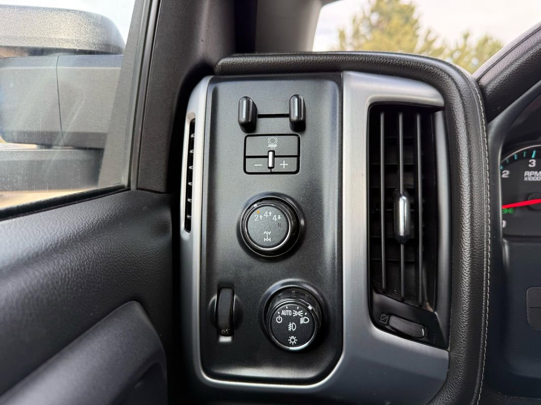 Used 2018 GMC Sierra 2500 SLE image 28