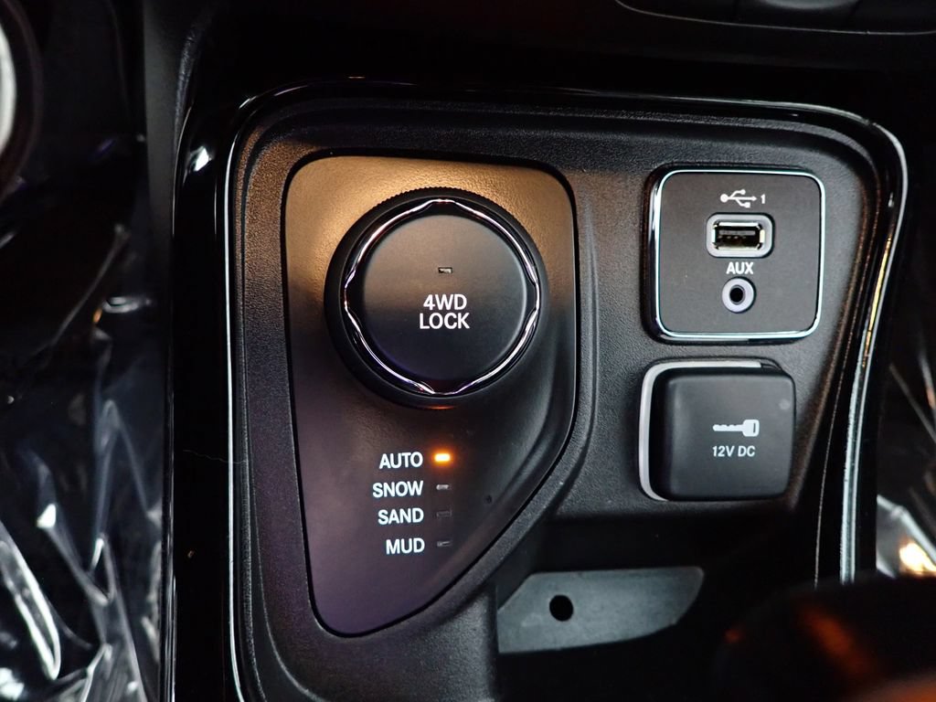 Used 2020 Jeep Compass Limited AWD/4WD image 5